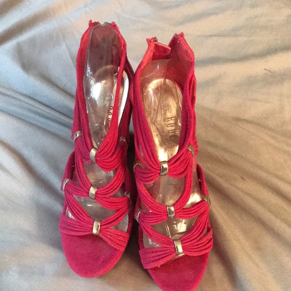 Shoes - Picture 1 of 3
